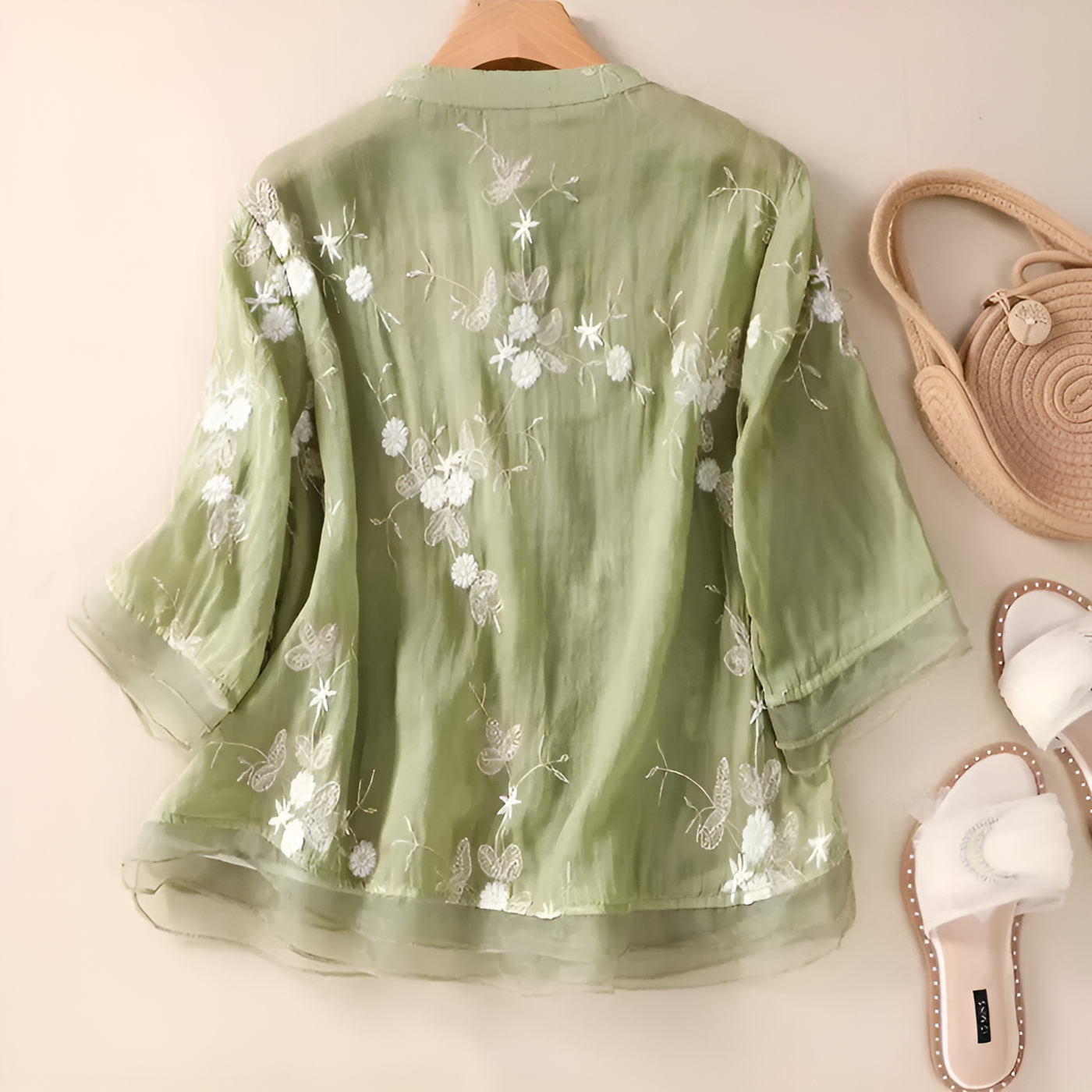 Nellie™ | Elegant Top with Embroidered Flowers