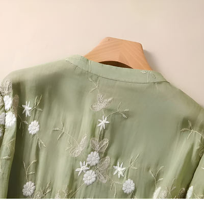 Nellie™ | Elegant Top with Embroidered Flowers