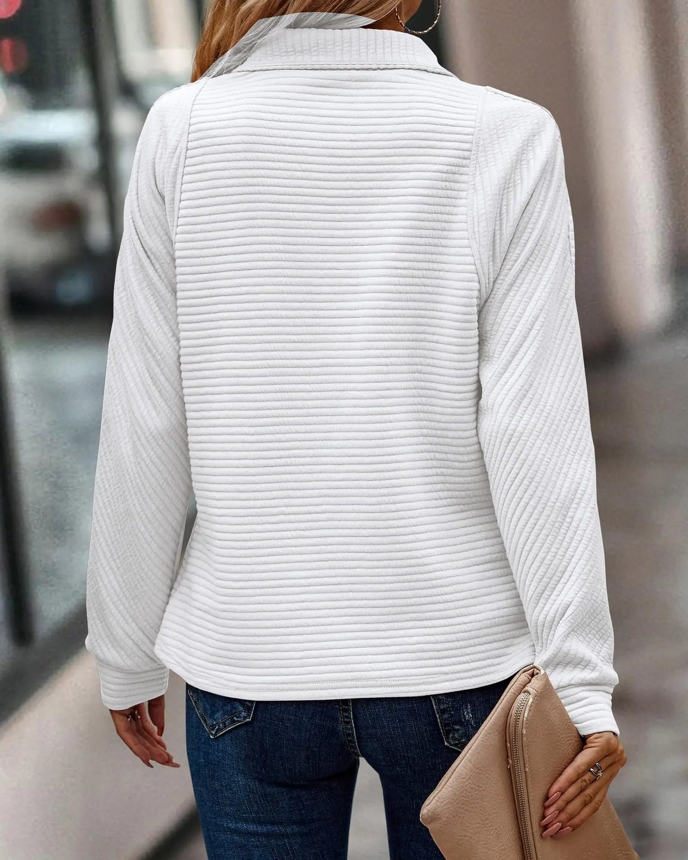 Viola - Chic V-Neck Sweater