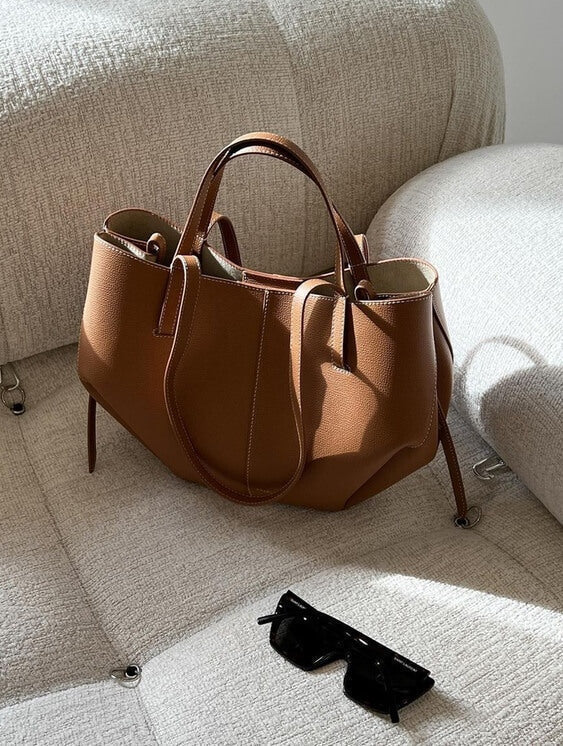Pernilla – Shaped Tote Bag with Side Gathering