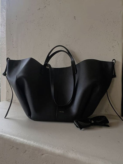 Pernilla – Shaped Tote Bag with Side Gathering