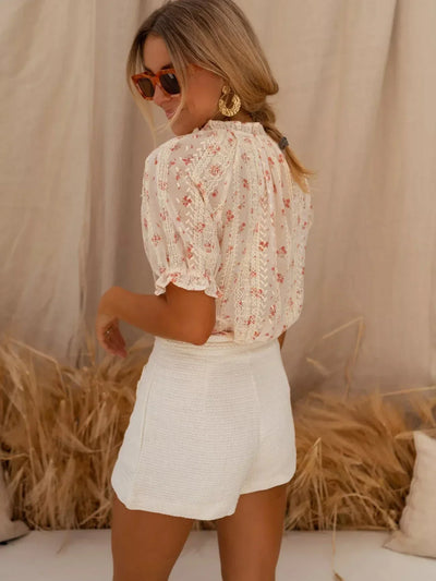 Floral Blouse with Summery Charm